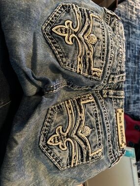 Rock Revival Women's Light Blue Embroidered Back Pocket Boyfriend Jeans